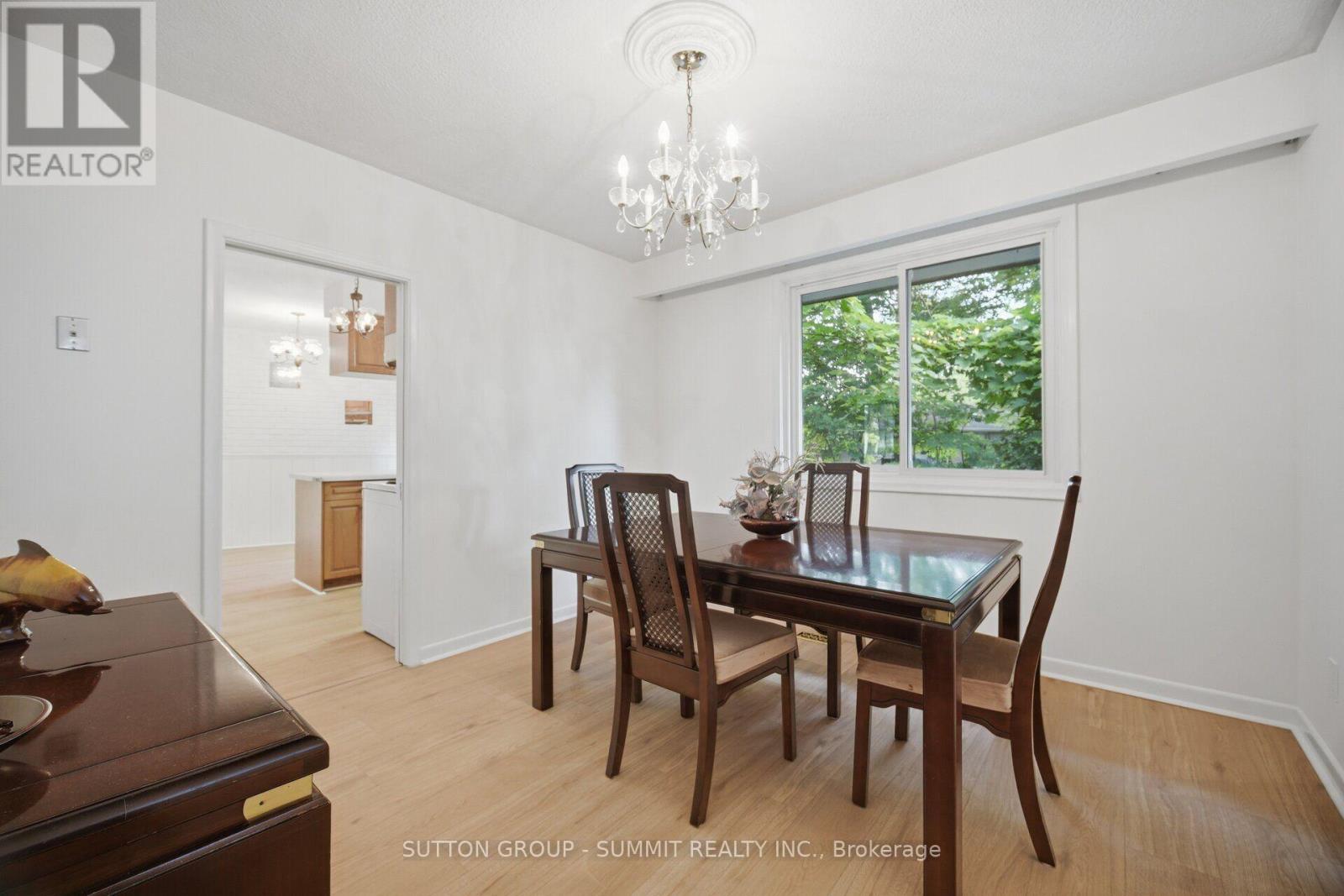 3359 Enniskillen Circle, Mississauga, Ontario  L5C 2M9 - Photo 16 - W13549648