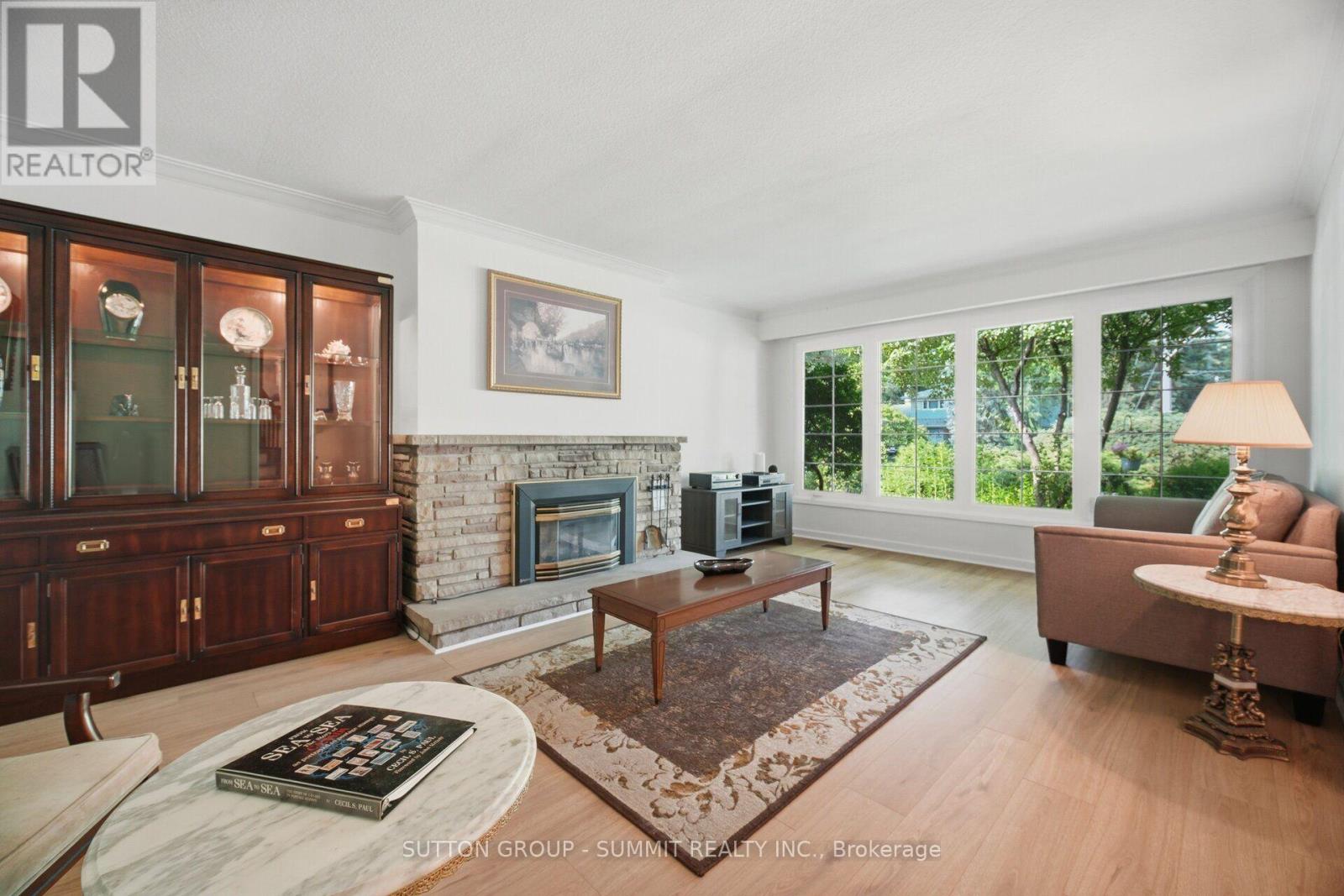 3359 Enniskillen Circle, Mississauga, Ontario  L5C 2M9 - Photo 19 - W13549648