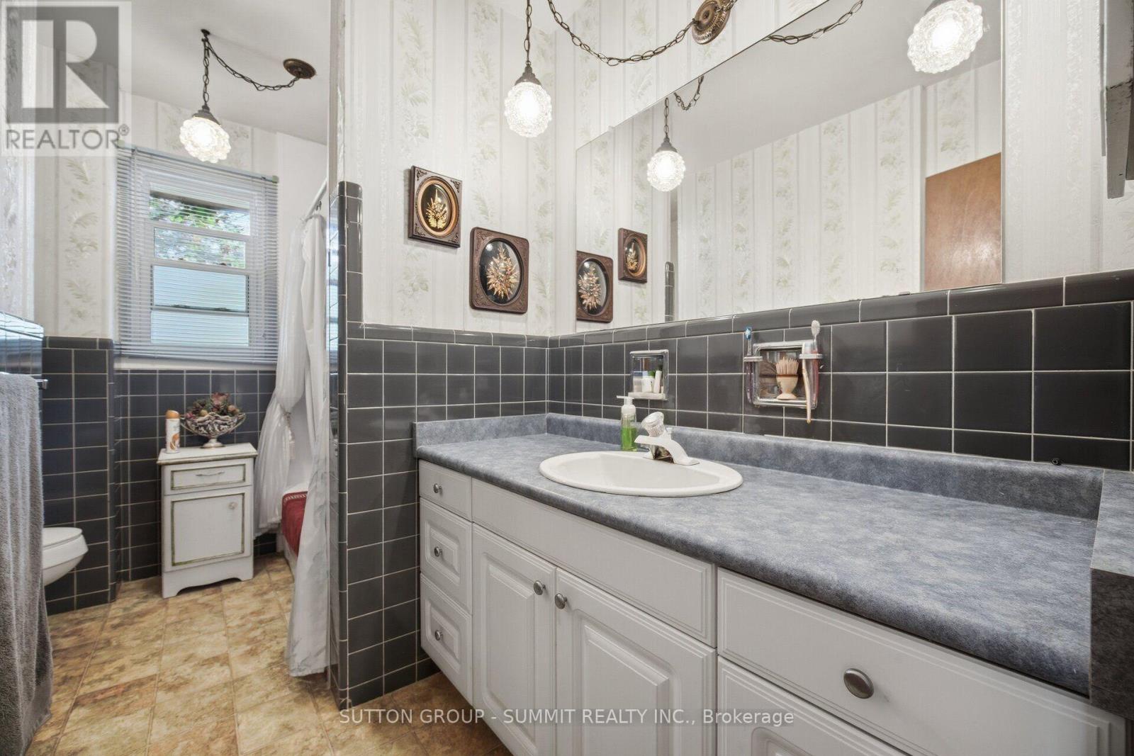 3359 Enniskillen Circle, Mississauga, Ontario  L5C 2M9 - Photo 29 - W13549648