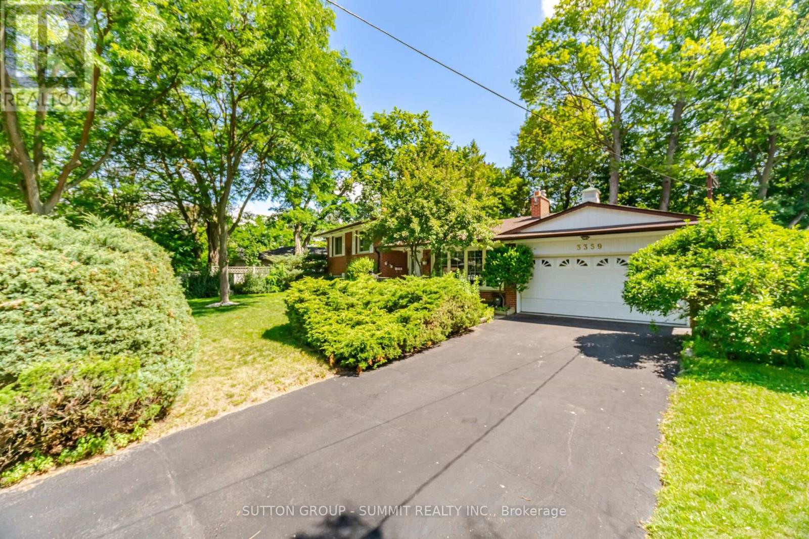 3359 Enniskillen Circle, Mississauga, Ontario  L5C 2M9 - Photo 3 - W13549648