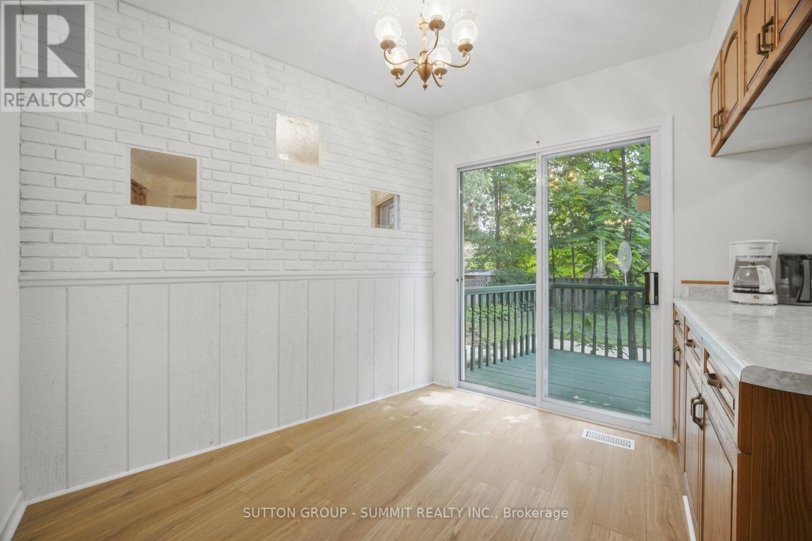 3359 Enniskillen Circle, Mississauga, Ontario  L5C 2M9 - Photo 8 - W13549648