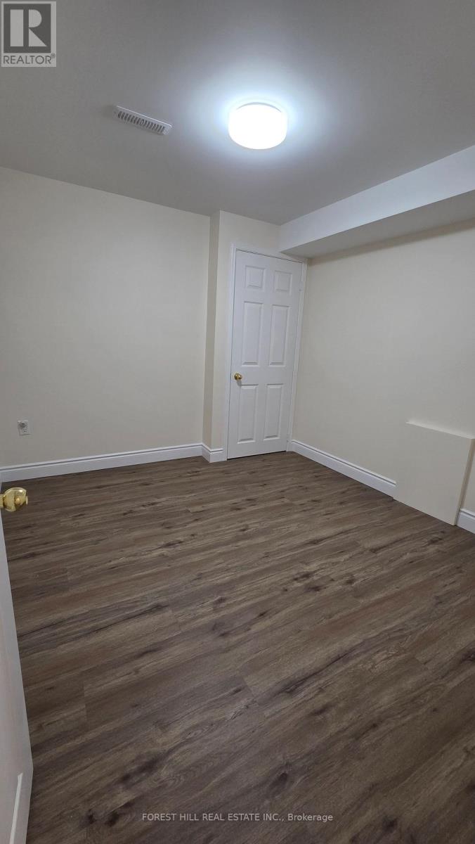 957 Sonoma Court, Mississauga, Ontario L5V 2P4 - Photo 11 - W13549706