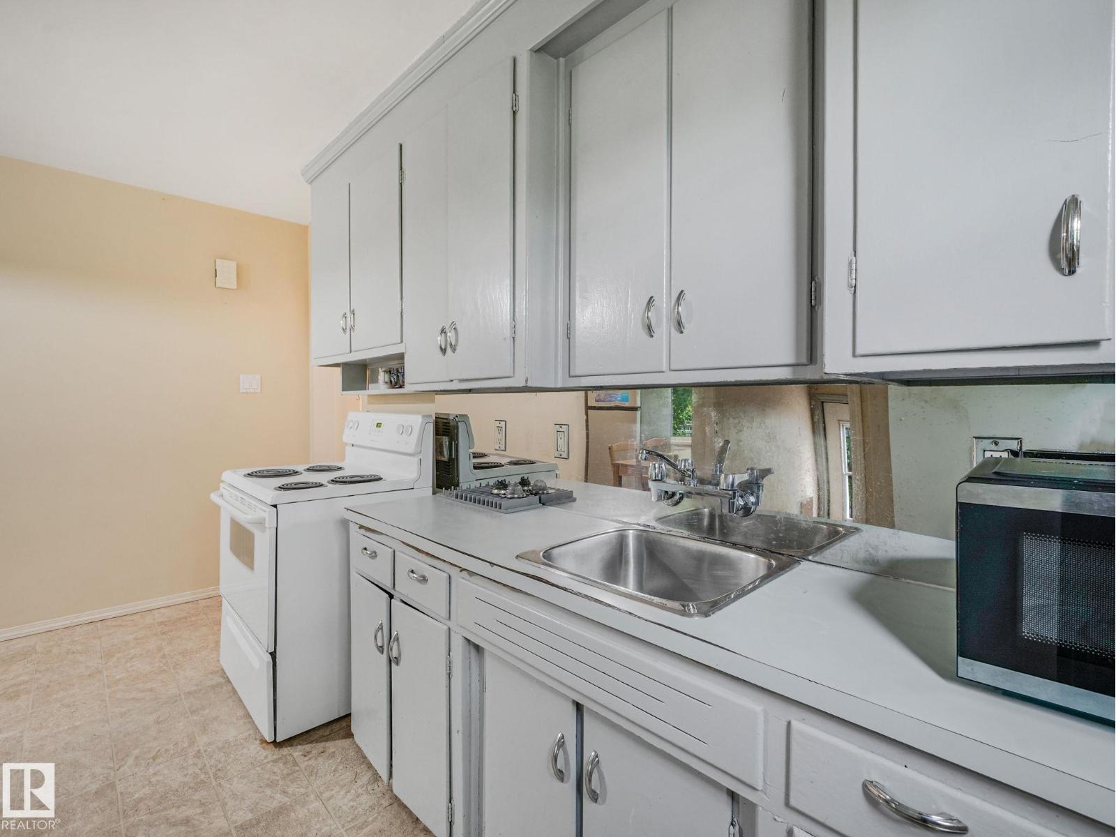 7239 112 St NW NW, Edmonton, Alberta  T6G 1J4 - Photo 40 - E4498191
