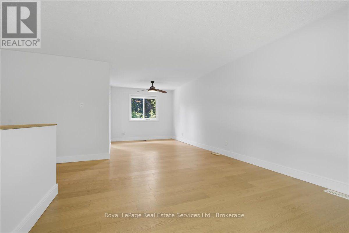 2373 Wyandotte Drive, Oakville, Ontario  L6L 2T4 - Photo 10 - W13549786