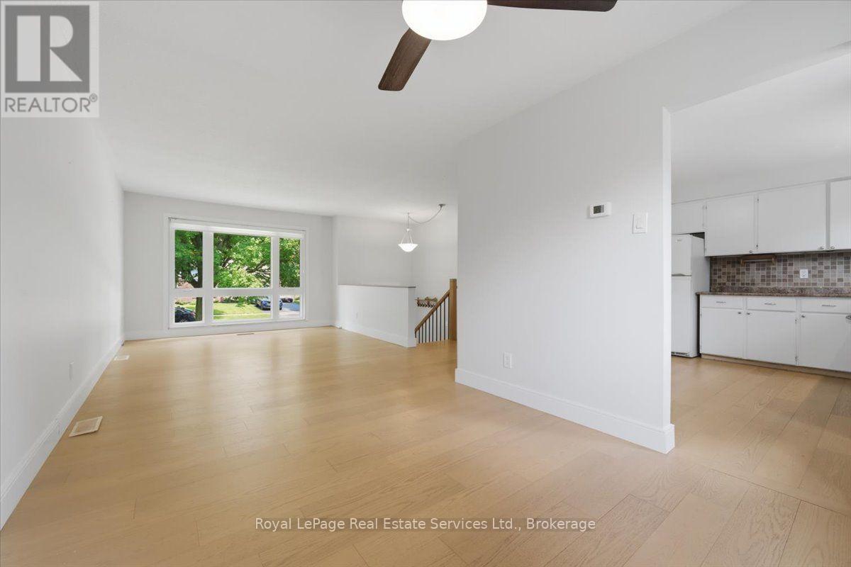 2373 Wyandotte Drive, Oakville, Ontario  L6L 2T4 - Photo 13 - W13549786