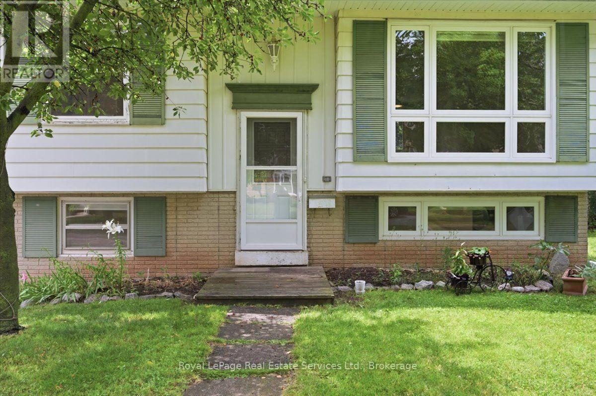 2373 Wyandotte Drive, Oakville, Ontario  L6L 2T4 - Photo 2 - W13549786
