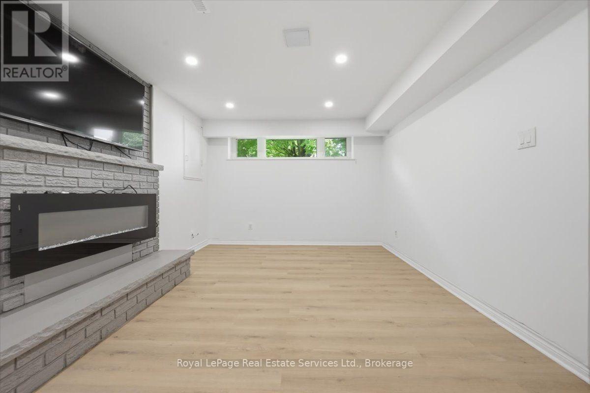 2373 Wyandotte Drive, Oakville, Ontario  L6L 2T4 - Photo 25 - W13549786