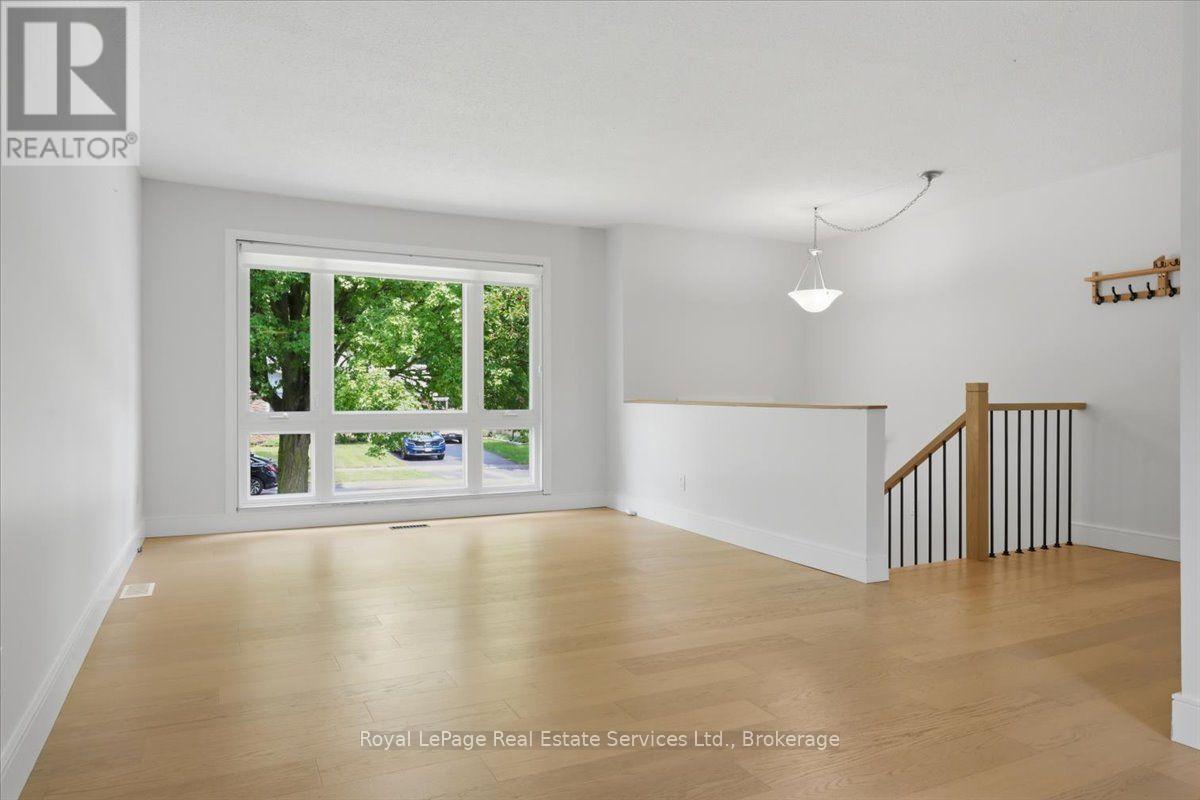 2373 Wyandotte Drive, Oakville, Ontario  L6L 2T4 - Photo 8 - W13549786