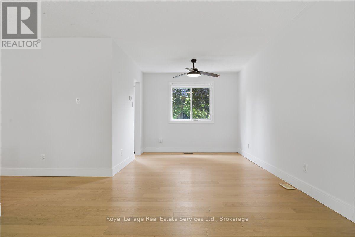 2373 Wyandotte Drive, Oakville, Ontario  L6L 2T4 - Photo 9 - W13549786