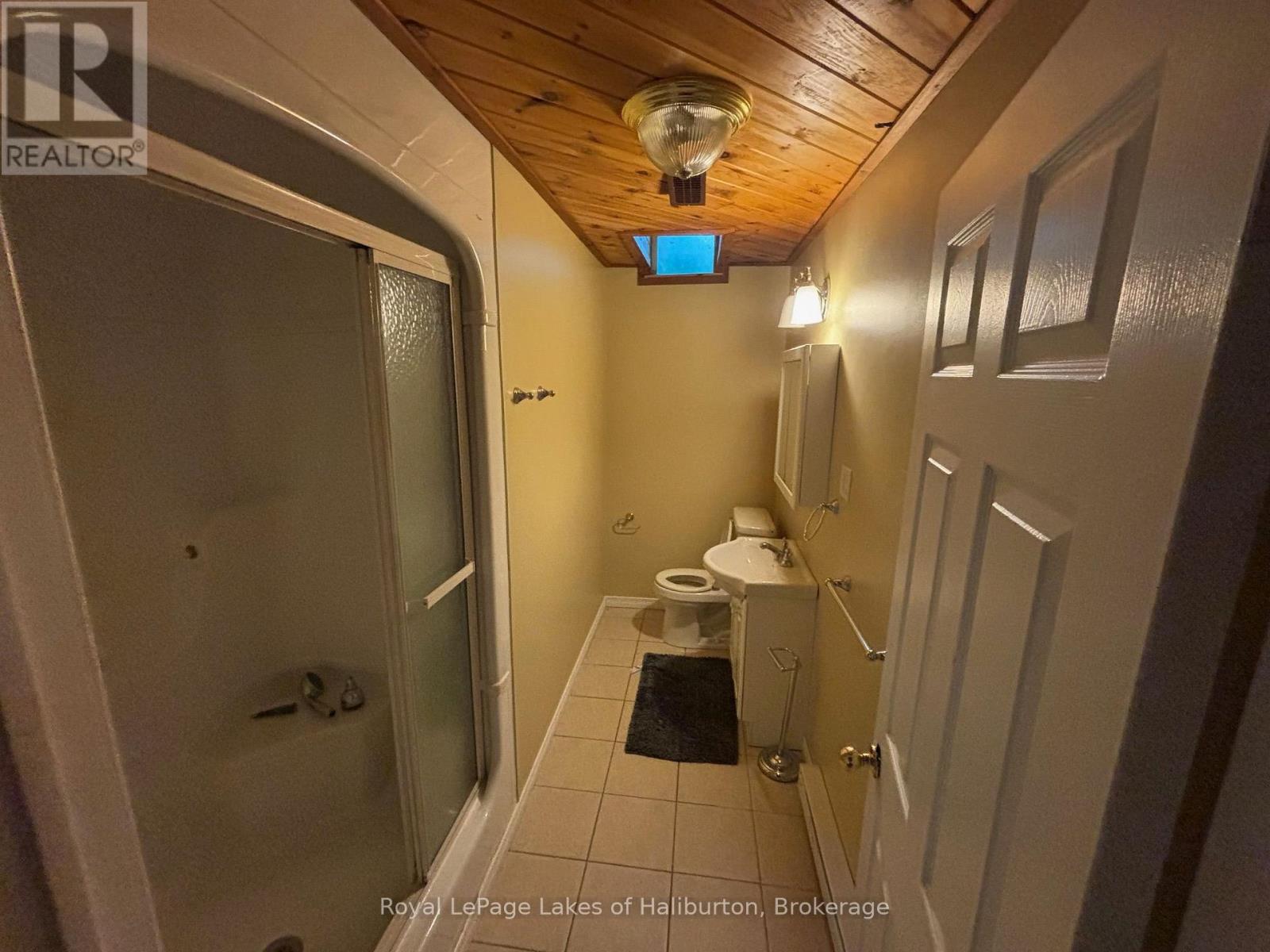 3040 Haliburton Lake Road, Dysart Et Al (Guilford), Ontario  K0M 1S0 - Photo 24 - X13549832
