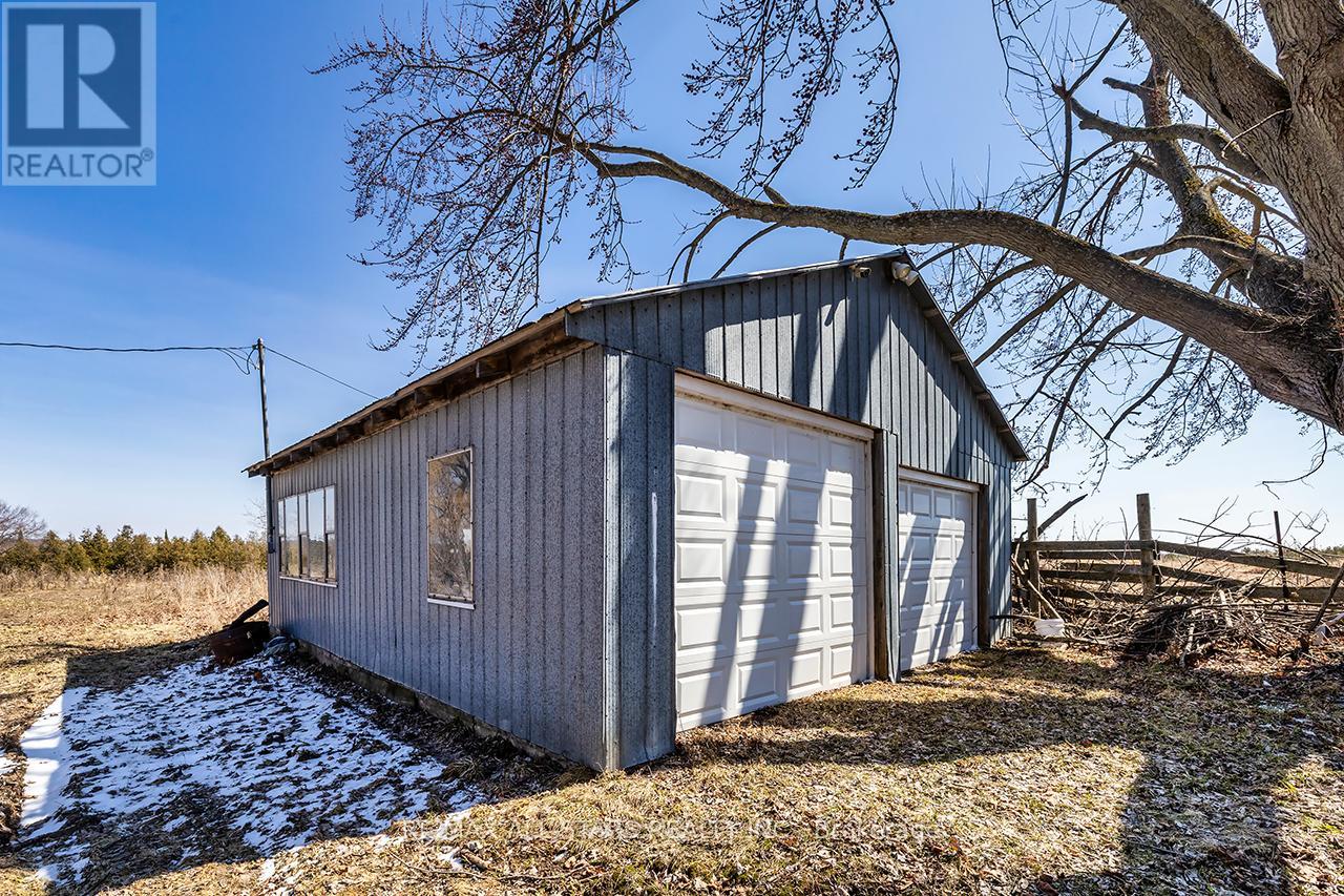 16865 Ridge Road, Brock, Ontario  L0C 1H0 - Photo 5 - N12983048
