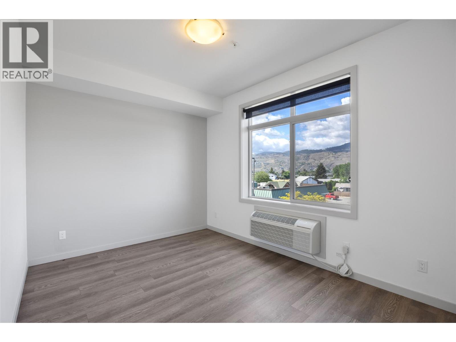 766 TRANQUILLE Road Unit# 302 — photo 8