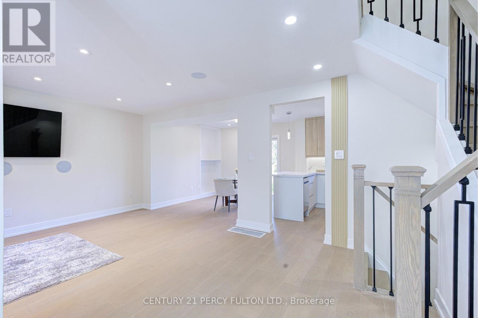 1611 Geta Circle, Pickering, Ontario  L1V 3B5 - Photo 3 - E13523680