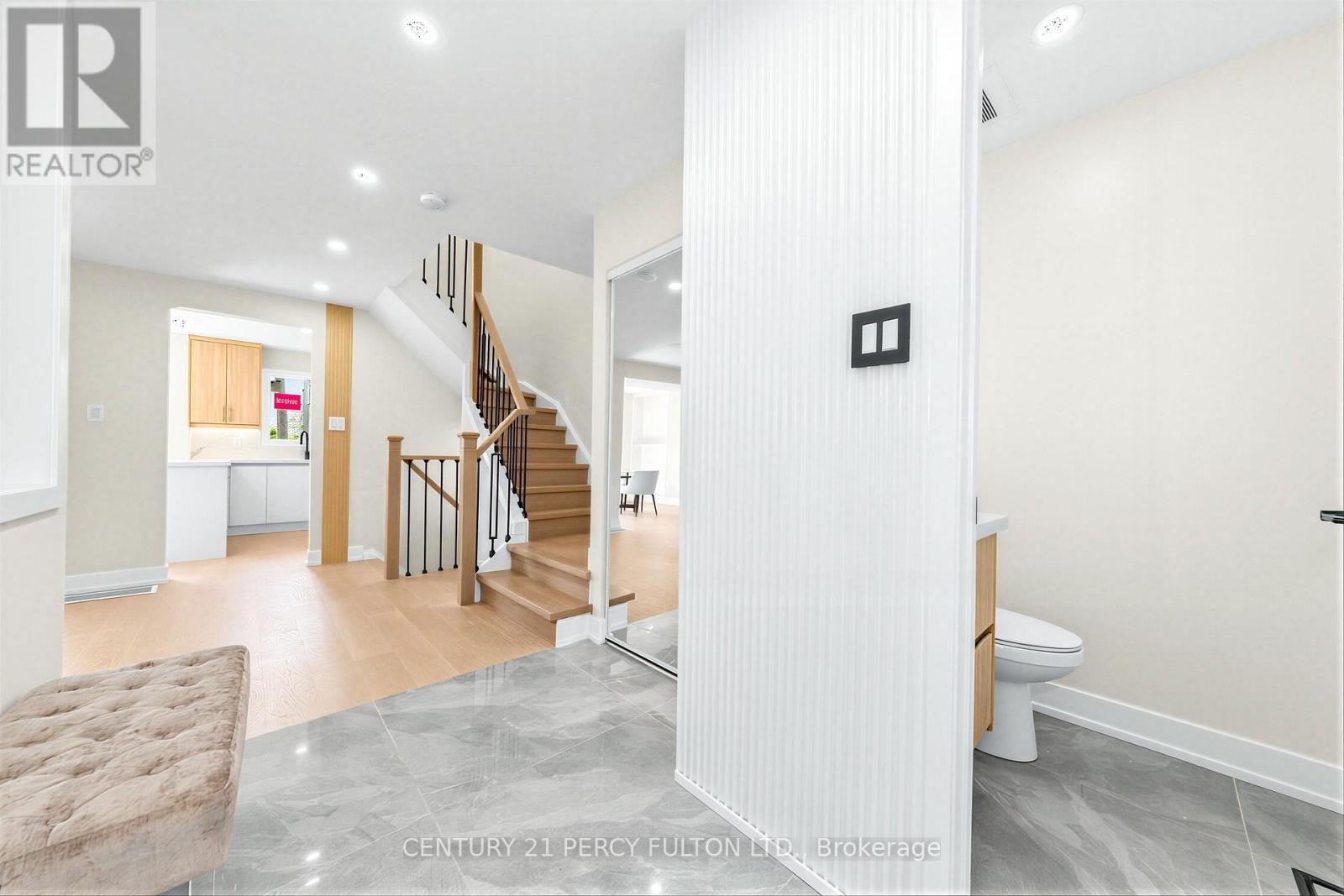 1611 Geta Circle, Pickering, Ontario  L1V 3B5 - Photo 5 - E13523680