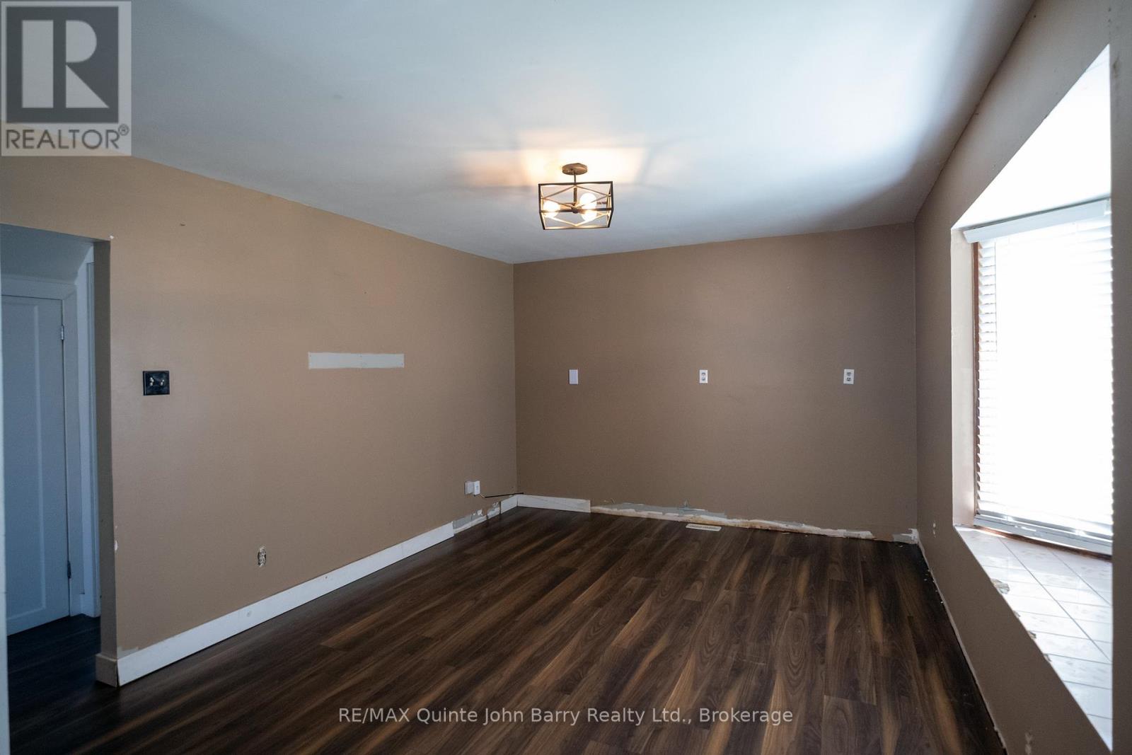 14 Harriet Street, Quinte West, Ontario  K8V 4L4 - Photo 7 - X12554562