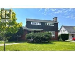 164 St-Pierre O, Caraquet, New Brunswick