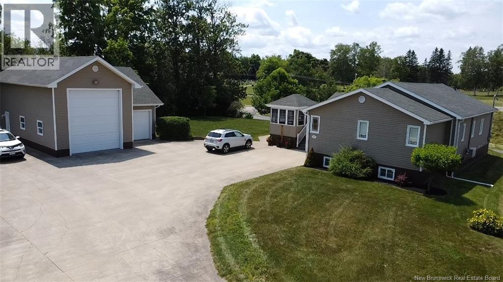 255 Lynch Lane, Bathurst, New Brunswick  E2A 5A9 - Photo 2 - NB143775