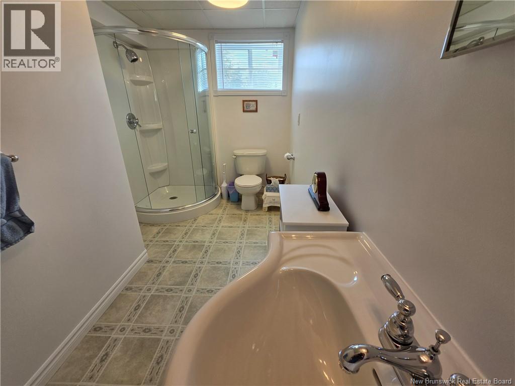 255 Lynch Lane, Bathurst, New Brunswick  E2A 5A9 - Photo 40 - NB143775