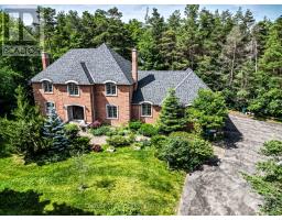 2 HERON TRAIL, Whitchurch-Stouffville, Ontario