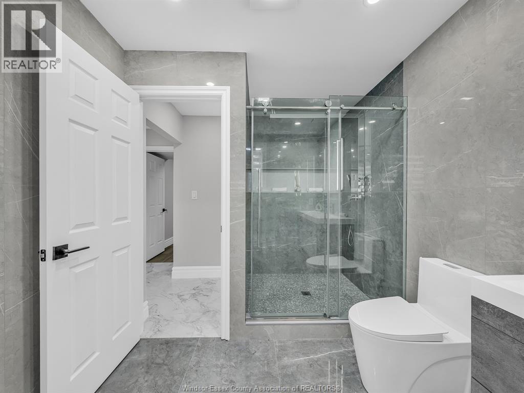 204 Hampton Crescent, Windsor, Ontario  N9E 4M4 - Photo 8 - 26016647