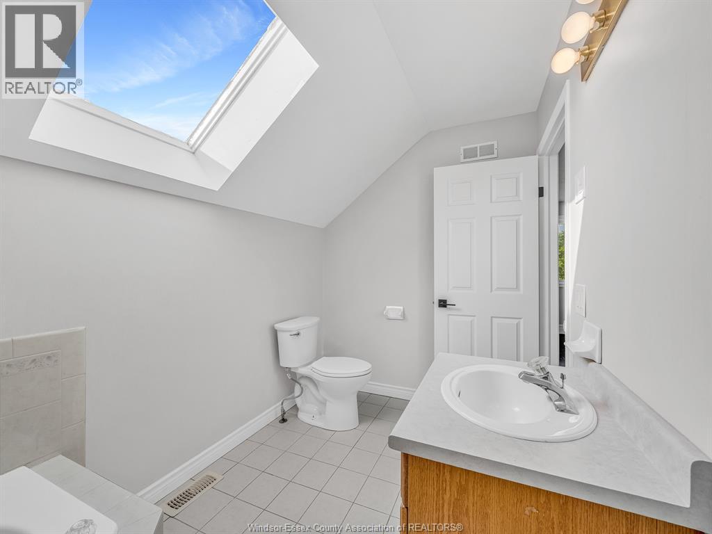 204 Hampton Crescent, Windsor, Ontario  N9E 4M4 - Photo 38 - 26016647
