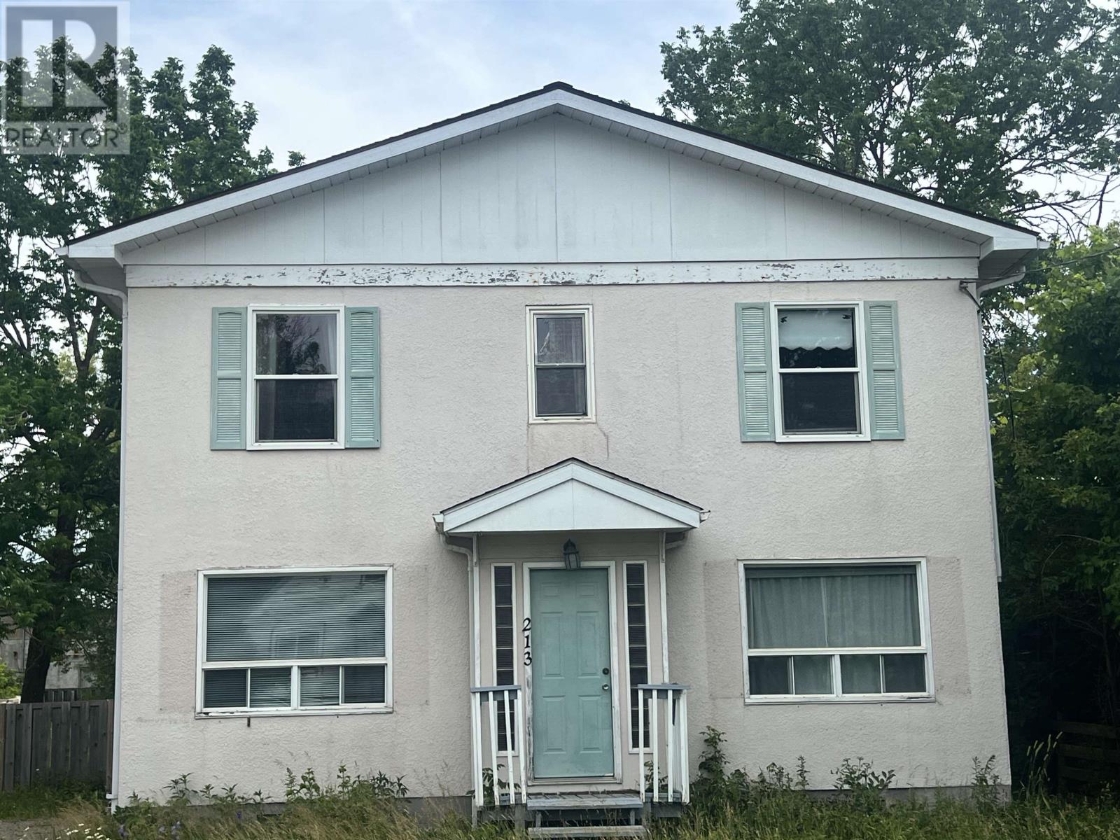213-215 Gorrie ST, Atikokan