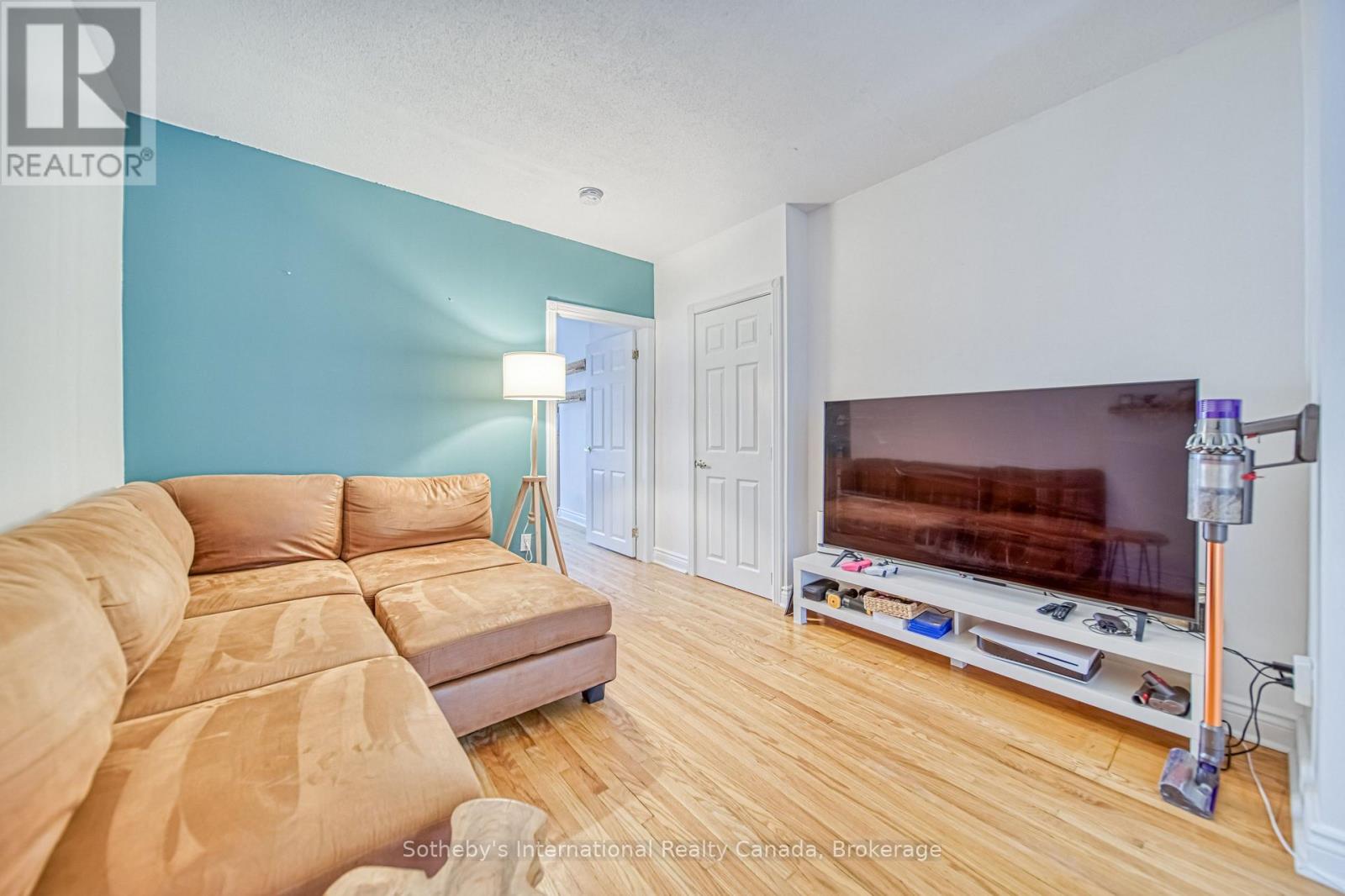Main - 35 Bellhaven Road, Toronto, Ontario  M4L 3J4 - Photo 10 - E13550110