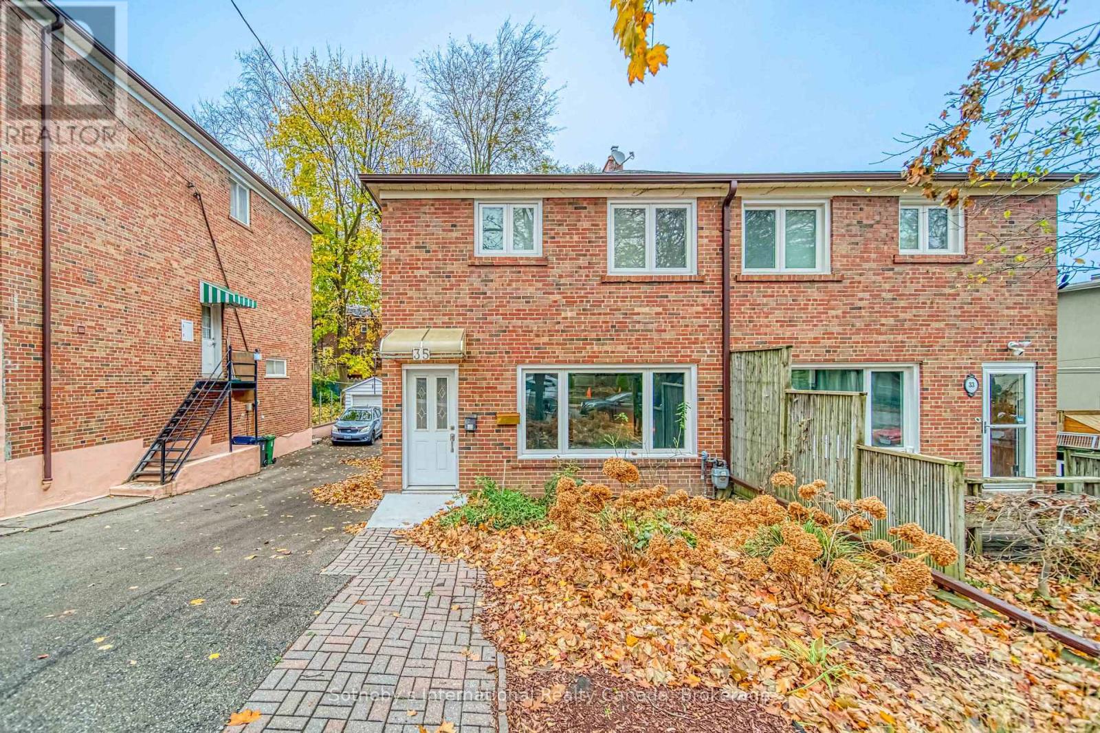 Main - 35 Bellhaven Road, Toronto, Ontario  M4L 3J4 - Photo 2 - E13550110