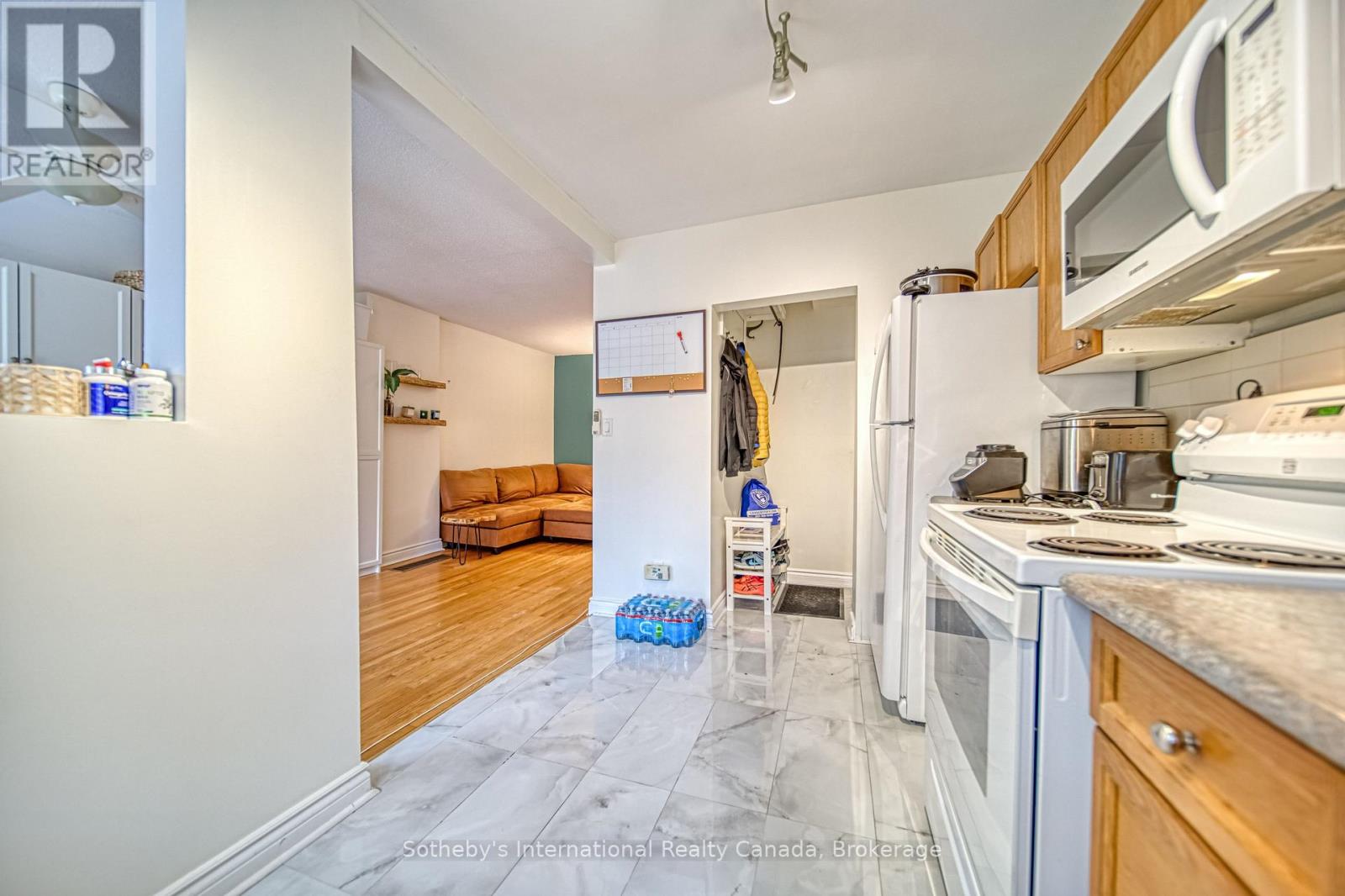 Main - 35 Bellhaven Road, Toronto, Ontario  M4L 3J4 - Photo 8 - E13550110