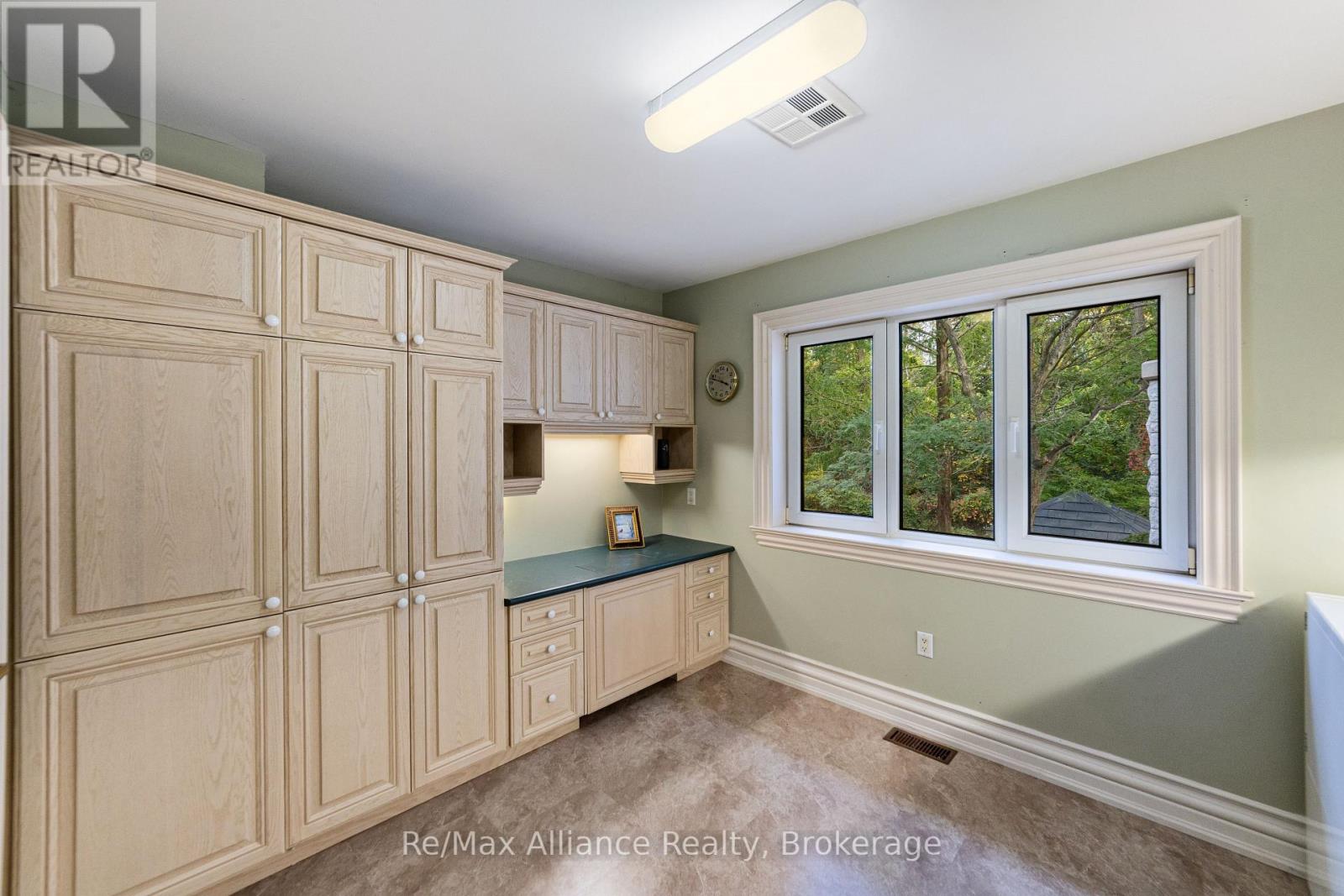 1024 Linbrook Road, Oakville, Ontario  L6J 2L1 - Photo 22 - W13549918