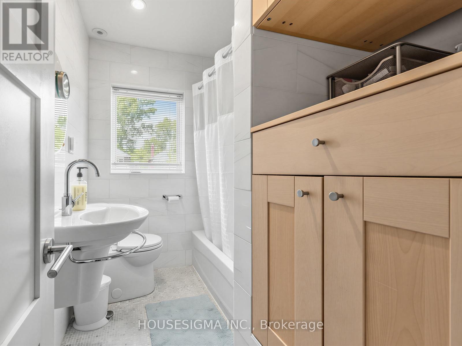 19 Parklea Drive, Toronto, Ontario  M4G 2J5 - Photo 20 - C13550020