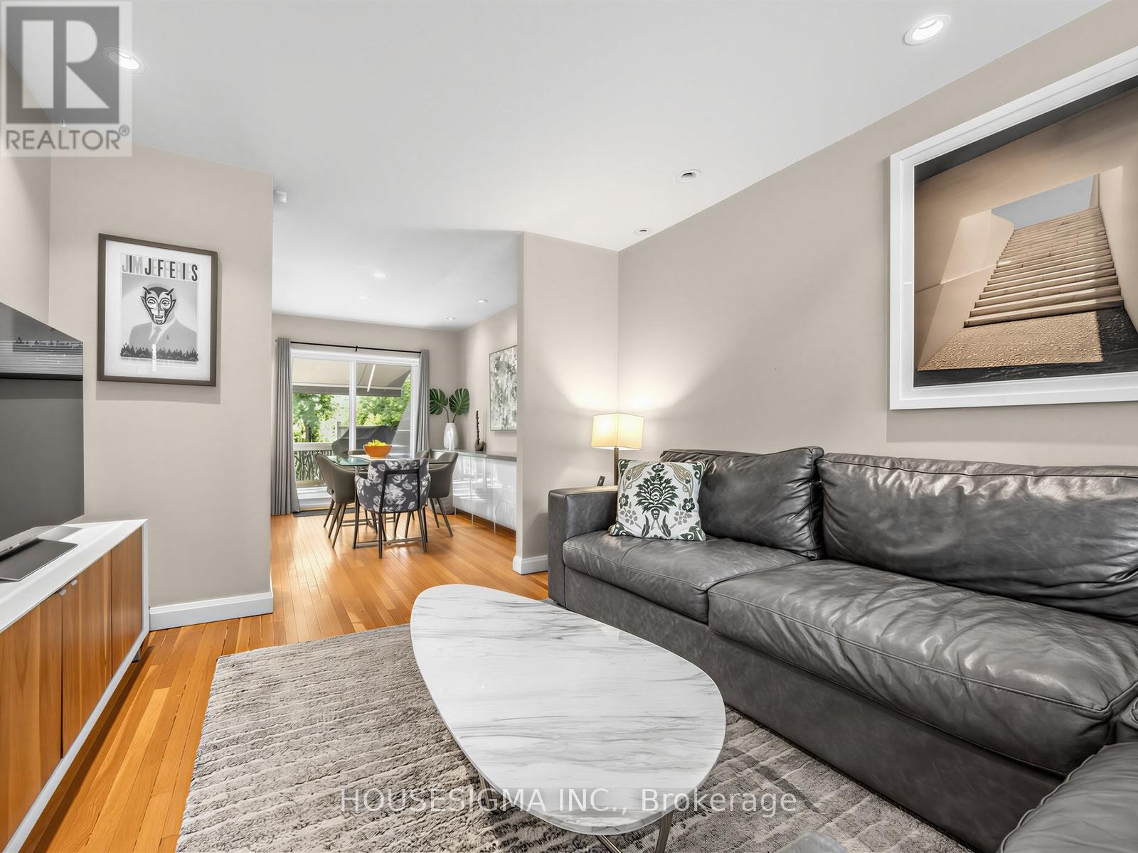 19 Parklea Drive, Toronto, Ontario  M4G 2J5 - Photo 5 - C13550020