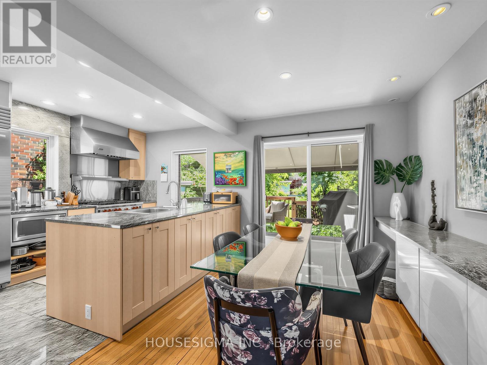 19 Parklea Drive, Toronto, Ontario  M4G 2J5 - Photo 7 - C13550020