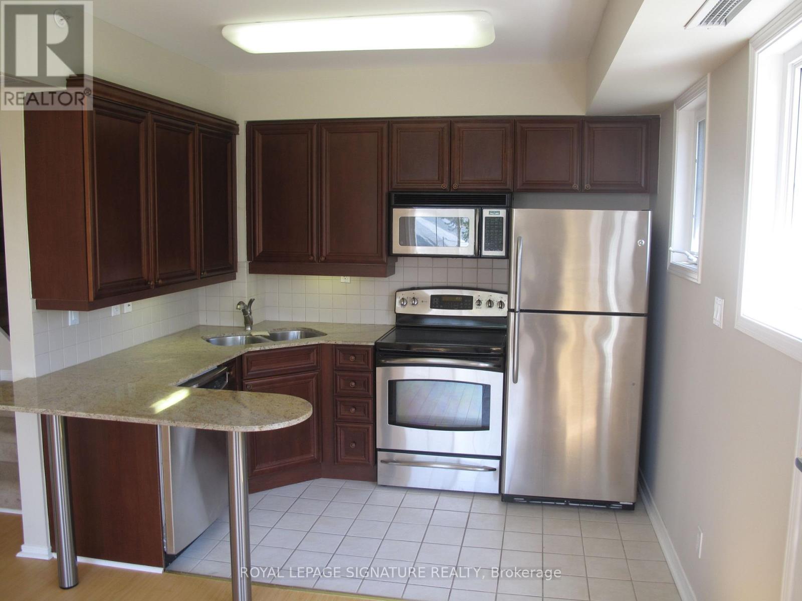 301 - 1785 Eglinton Avenue E, Toronto, Ontario M4A 2Y6 - Photo 2 - C13550154