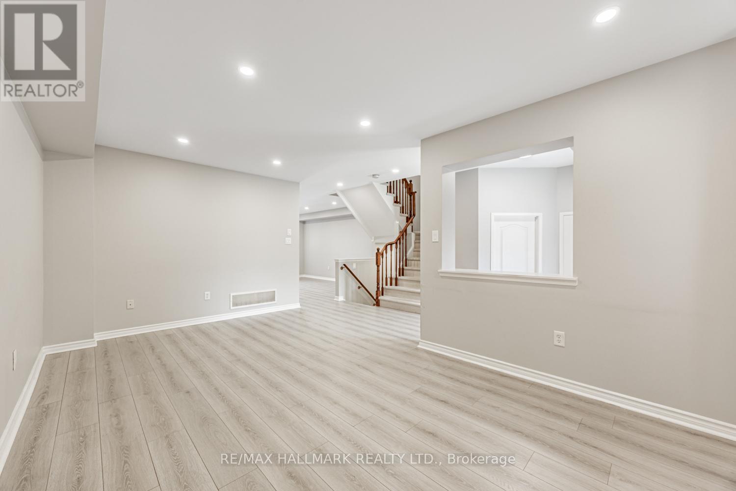 6 Dollery Gate, Ajax, Ontario L1T 0G7 - Photo 5 - E13550090
