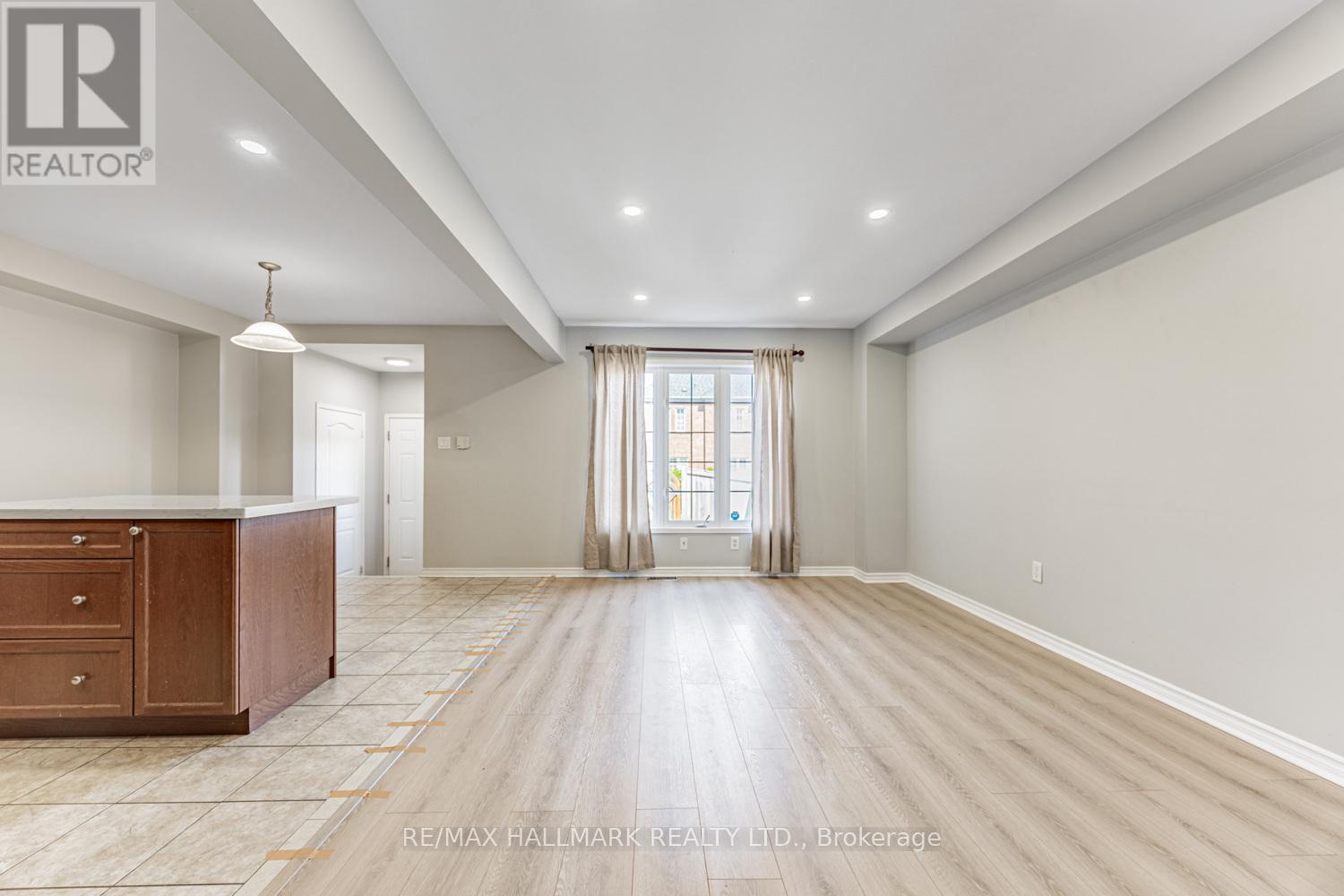 6 Dollery Gate, Ajax, Ontario L1T 0G7 - Photo 7 - E13550090