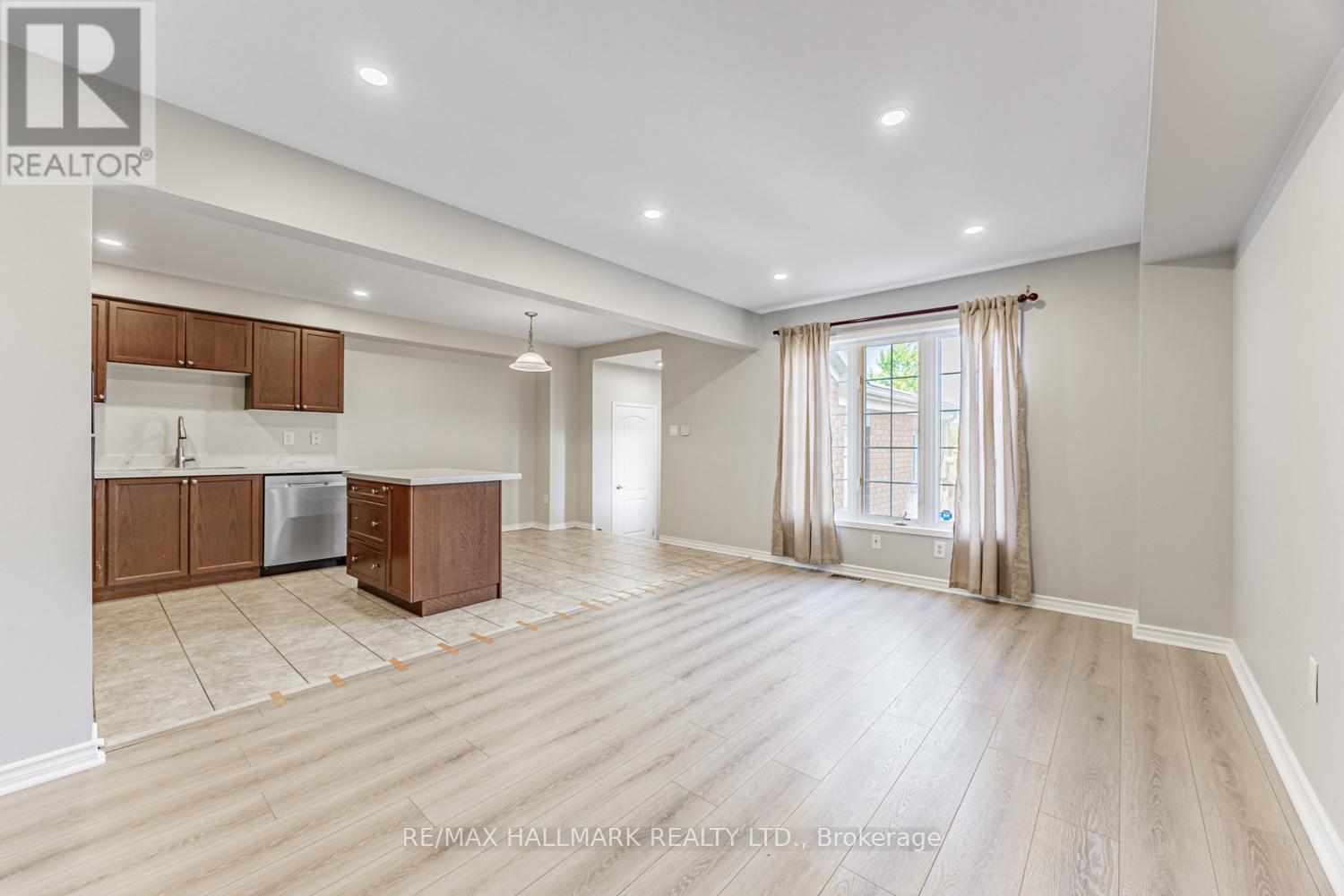 6 Dollery Gate, Ajax, Ontario L1T 0G7 - Photo 8 - E13550090