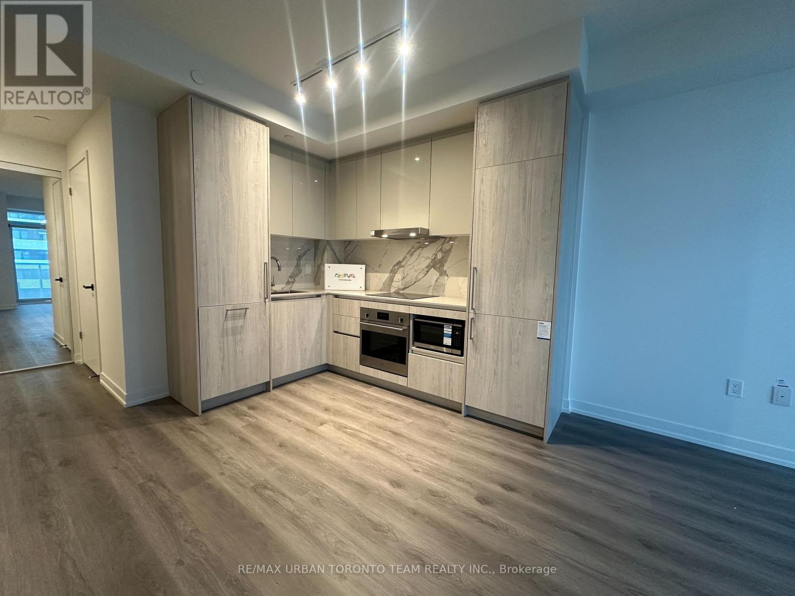 5501 - 225 Commerce Street, Vaughan, Ontario L4K 0R1 - Photo 3 - N13550140