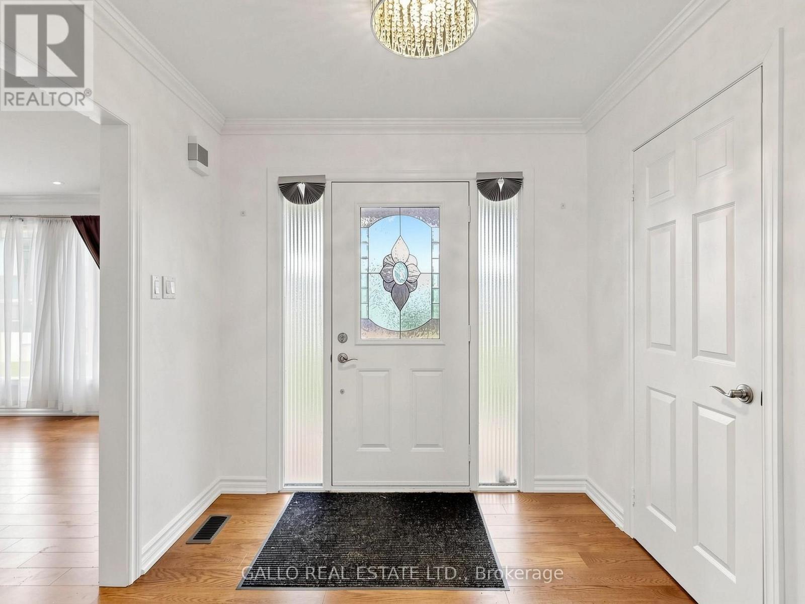 32 Elmvale Boulevard, Whitchurch-Stouffville, Ontario  L4A 2Y3 - Photo 4 - N13550158