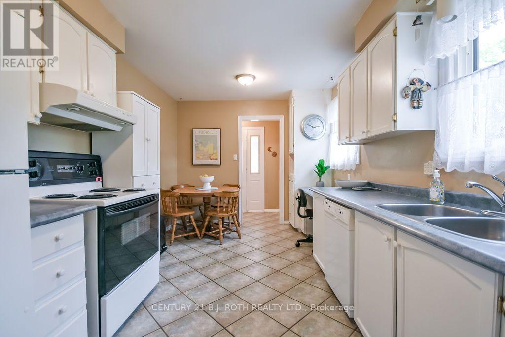 1037 Glen Eagles Crescent, Midland, Ontario  L4R 2R2 - Photo 7 - S13549938