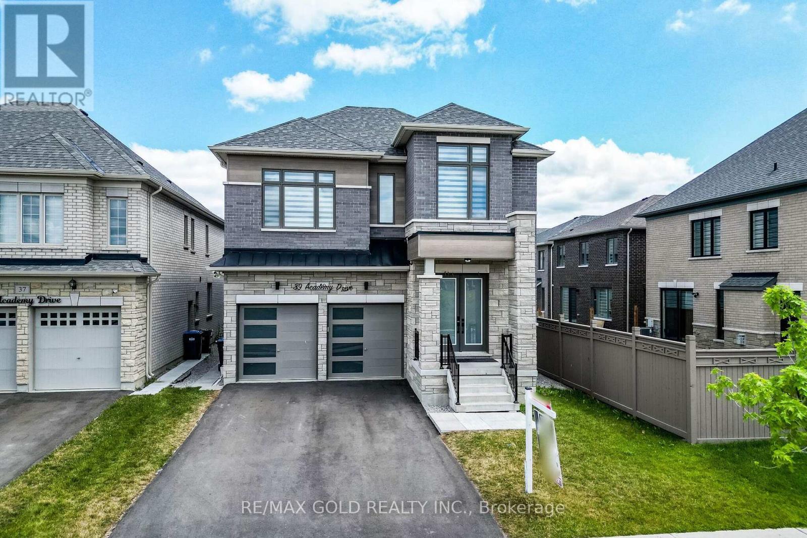 39 Academy Drive, Brampton, Ontario  L6P 4R6 - Photo 1 - W13549888