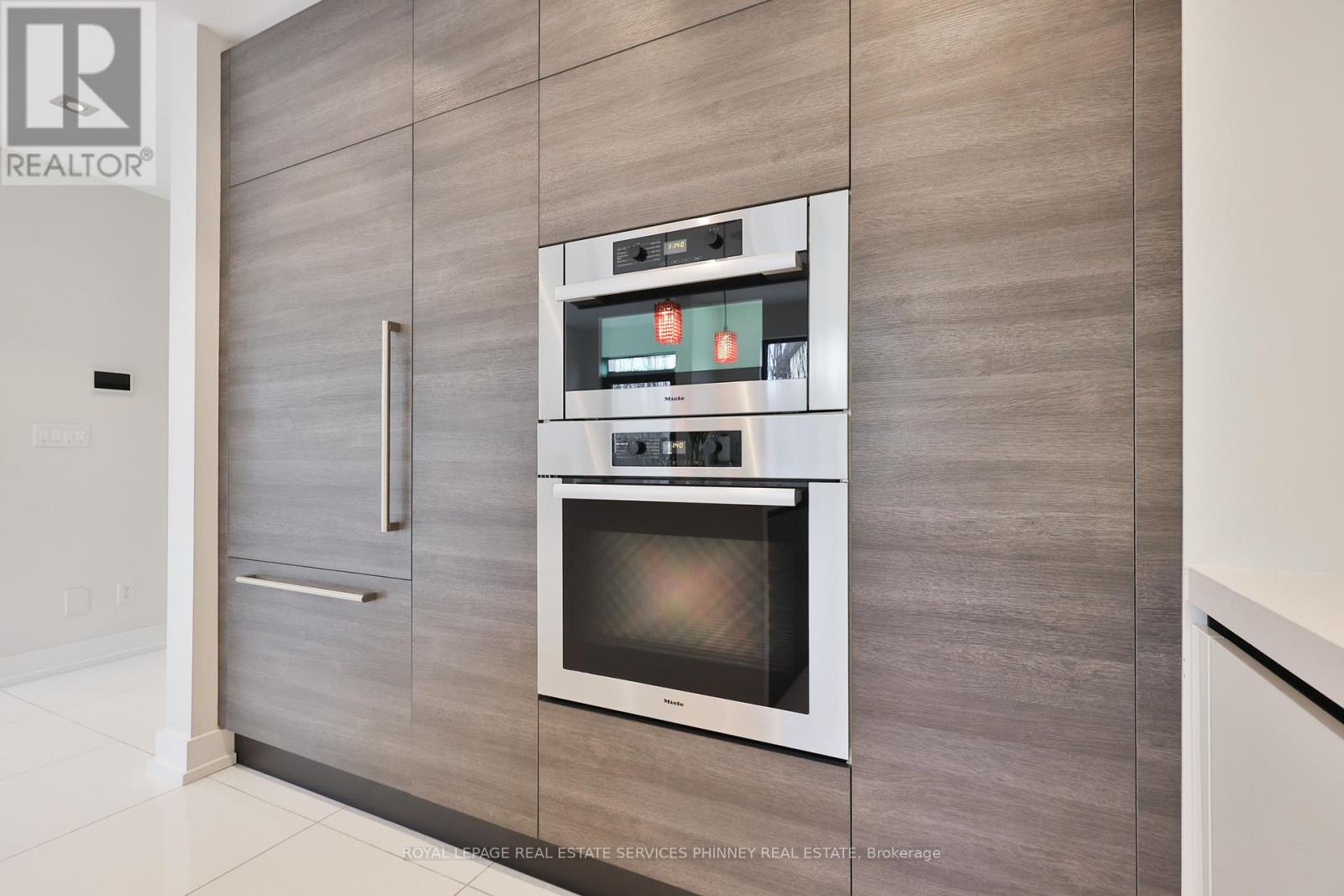 647 Montbeck Crescent, Mississauga, Ontario  L5G 1P1 - Photo 12 - W13549946