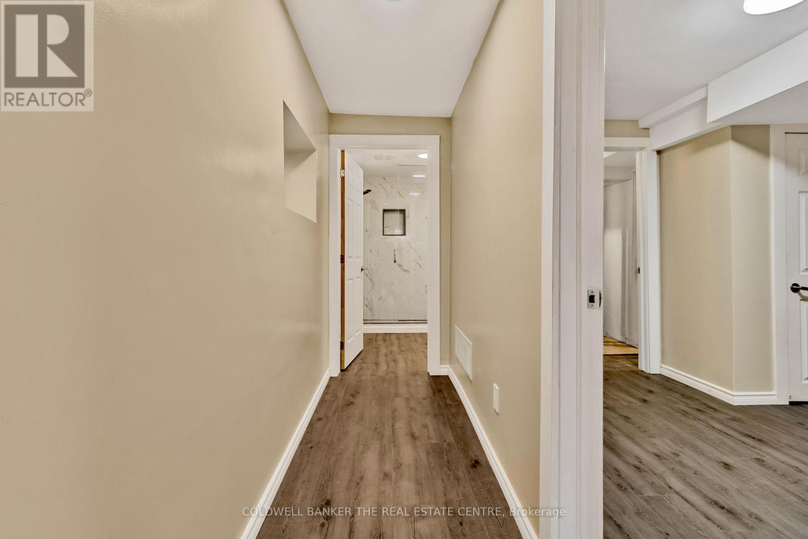 5 Rutherford Avenue, Toronto, Ontario M6M 2C5 - Photo 5 - W13549958
