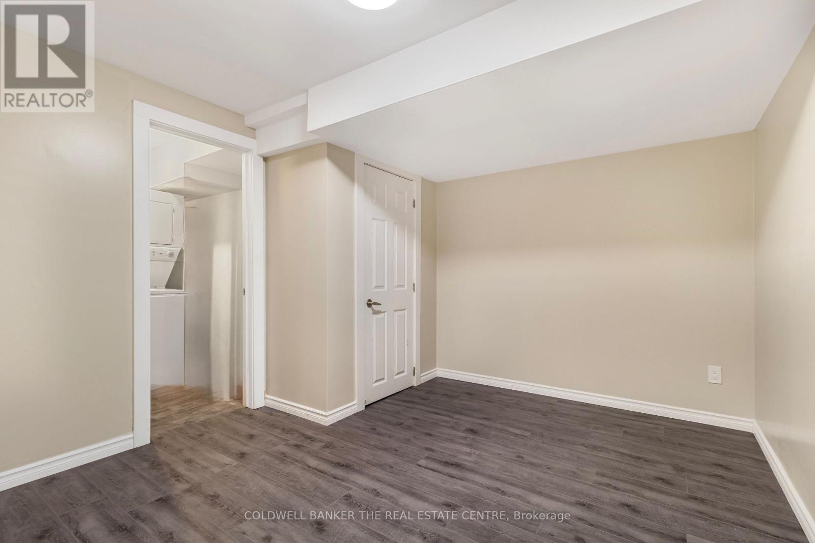5 Rutherford Avenue, Toronto, Ontario M6M 2C5 - Photo 8 - W13549958