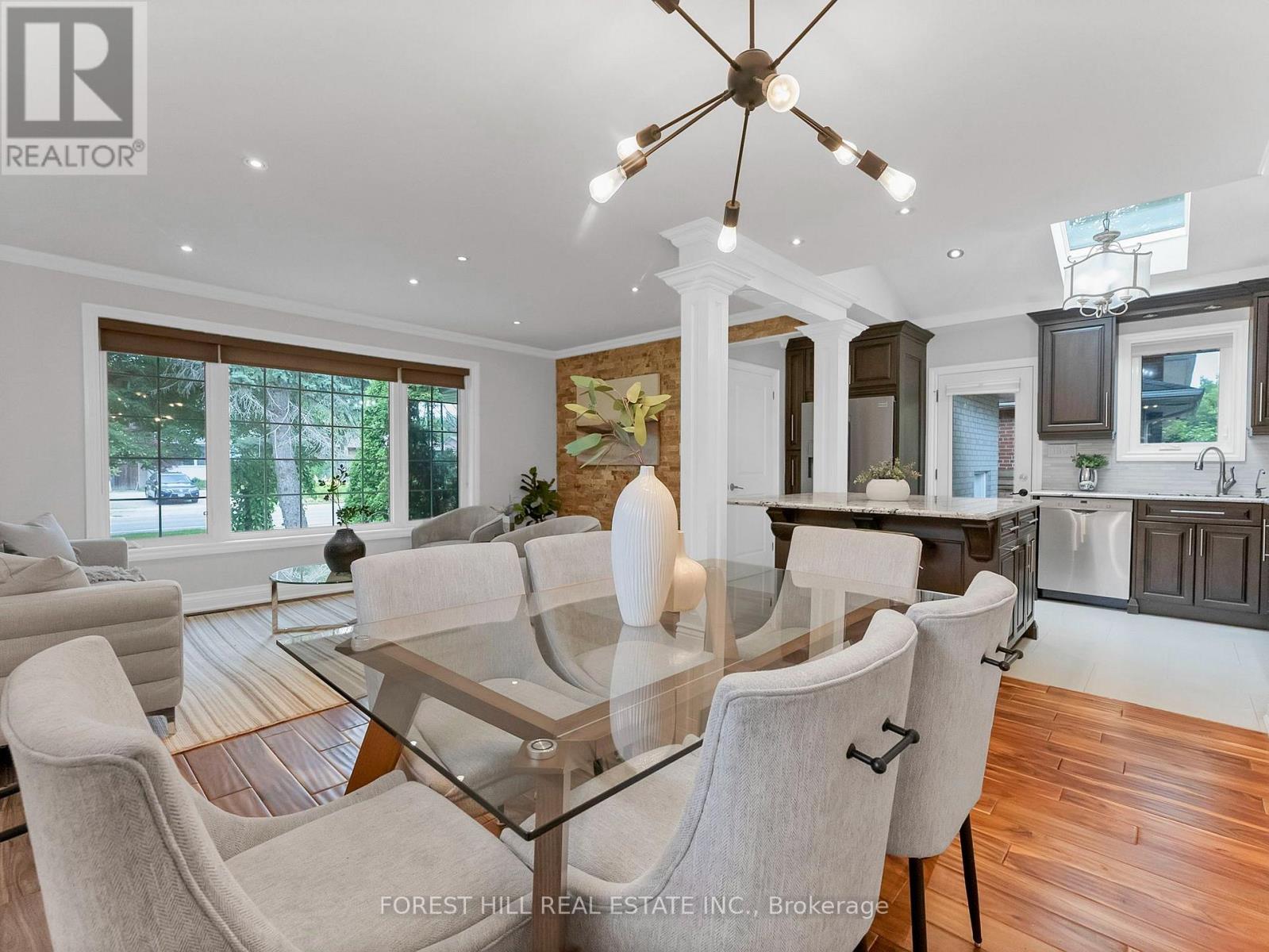2744 Truscott Drive, Mississauga, Ontario  L5J 2B7 - Photo 8 - W13550014