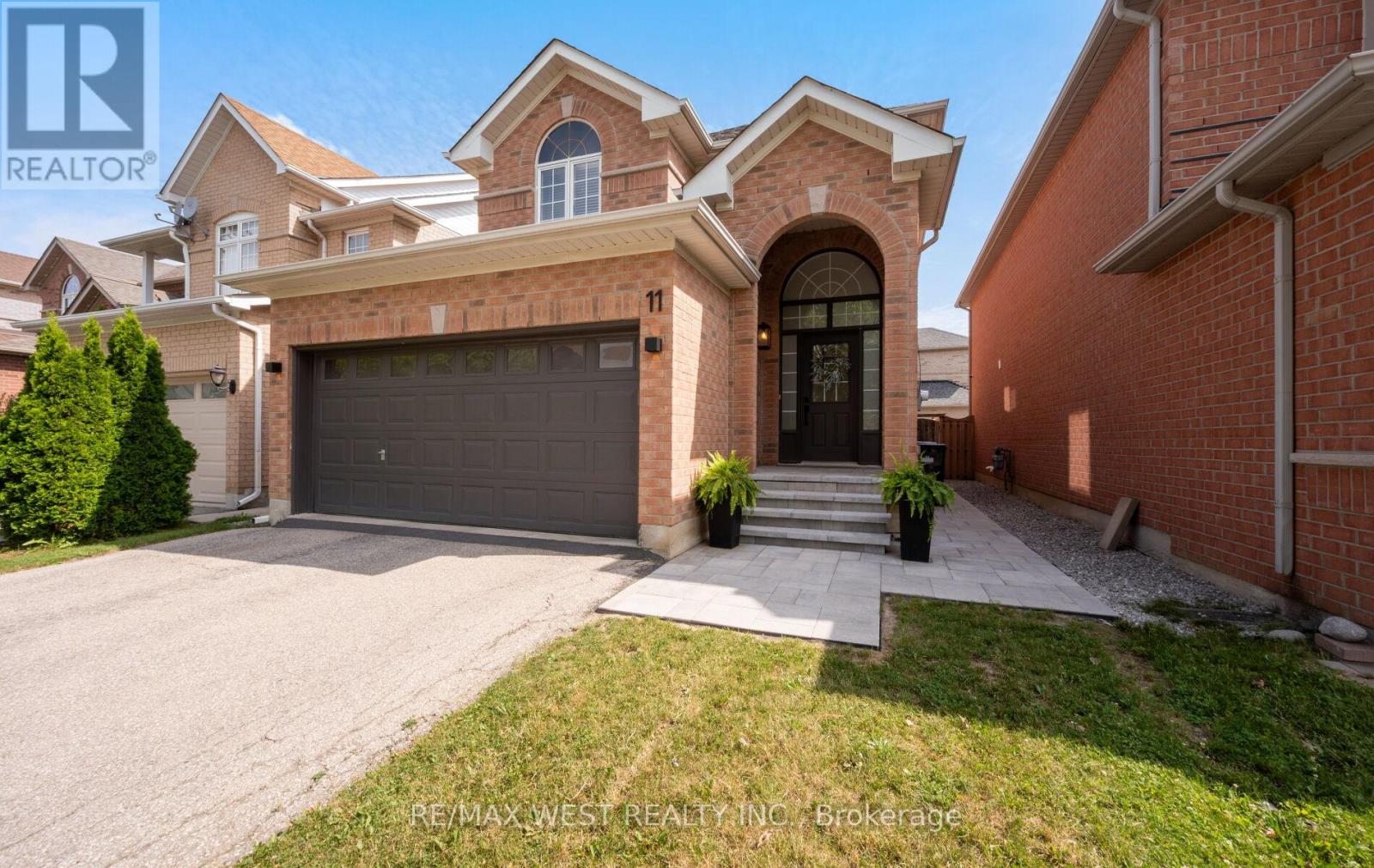 11 Beehive Drive, Caledon, Ontario  L7E 2V4 - Photo 5 - W13550032
