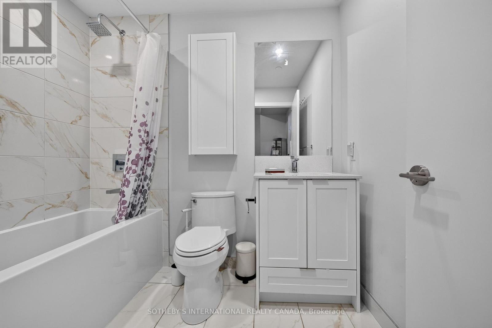 3905 - 430 Square One Drive, Mississauga, Ontario  L5B 0L6 - Photo 13 - W13550132
