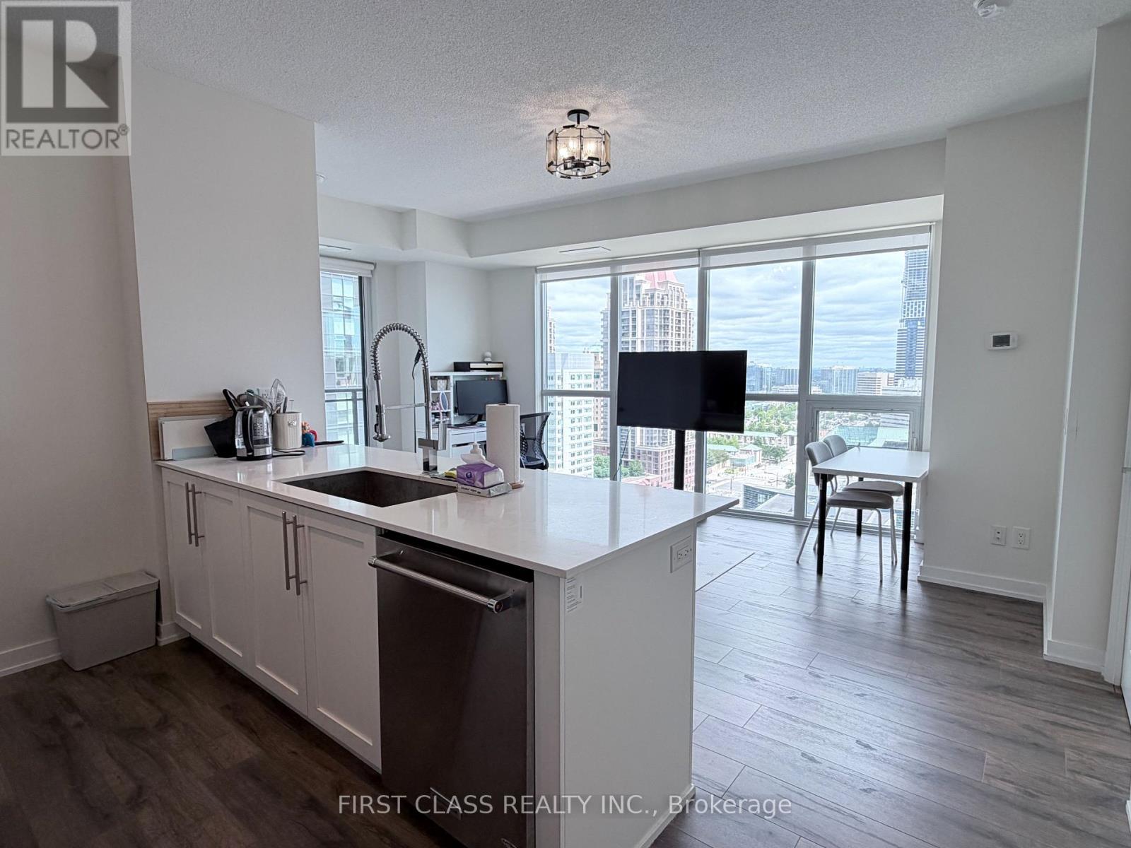 1805 - 4011 Brickstone Mews, Mississauga, Ontario  L5B 0J7 - Photo 2 - W13550138