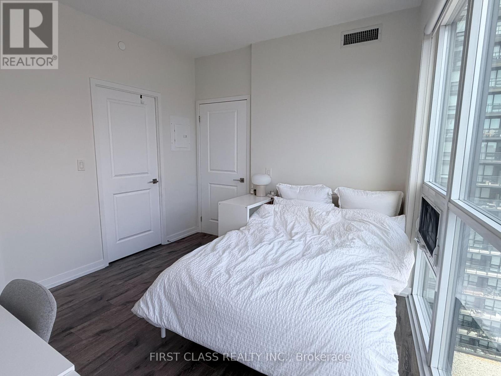 1805 - 4011 Brickstone Mews, Mississauga, Ontario  L5B 0J7 - Photo 9 - W13550138