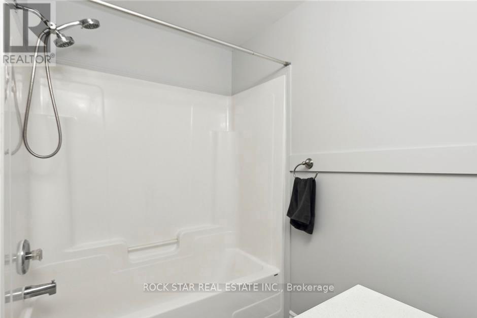 159 Henhoeffer Crescent, Kitchener, Ontario  N2E 4H2 - Photo 8 - X13550104